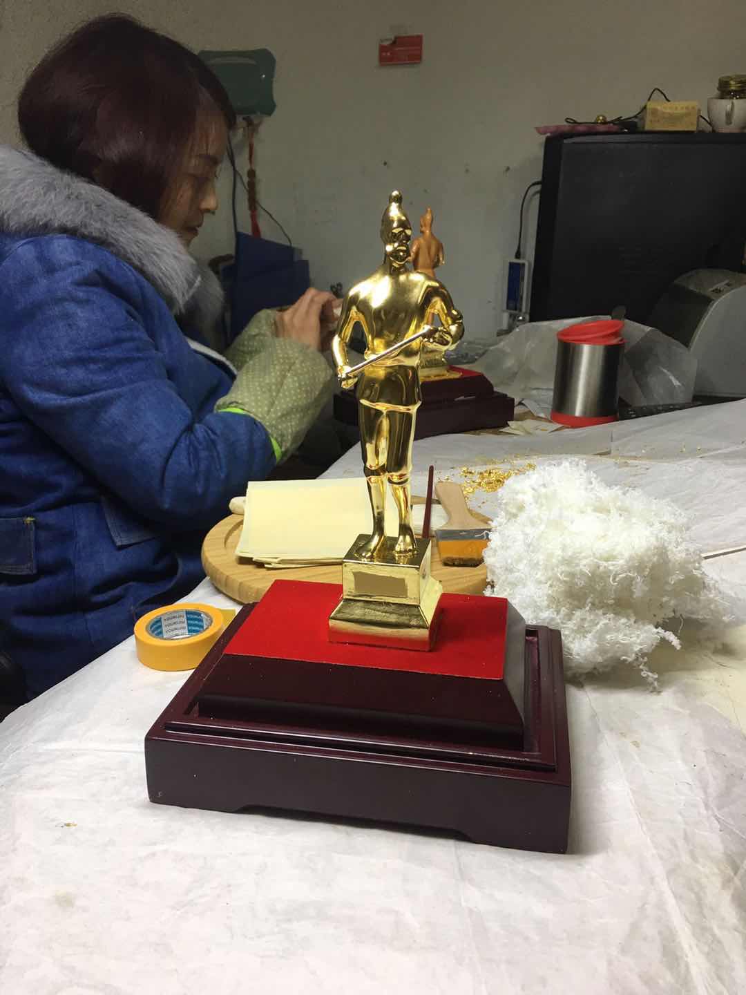 金塔贴金揭秘吹金箔的功夫起码要练半年